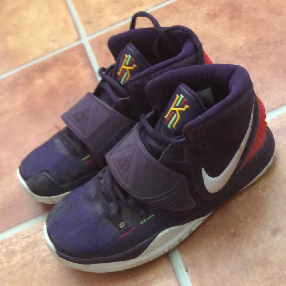 Nike Kyrie 6 Purple Sneakers Size 3.5y.